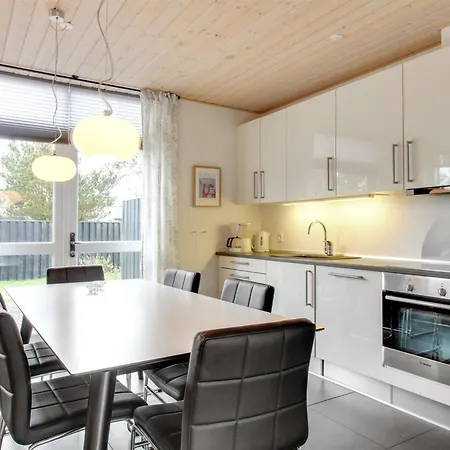 Lucjan - 800m From The Sea By Interhome Vejers Strand