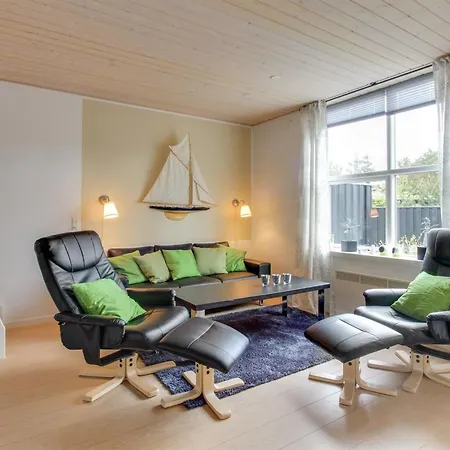 Lucjan - 800m From The Sea By Interhome