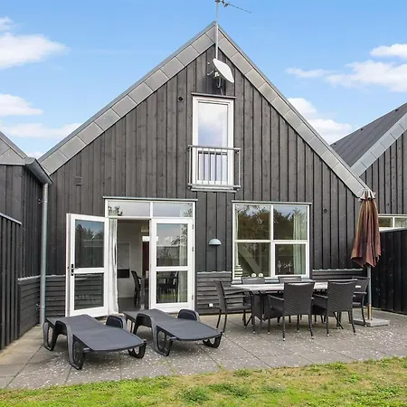 Lucjan - 800m From The Sea By Interhome